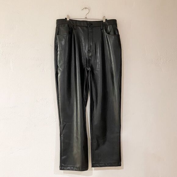 Abercrombie & Fitch The 90's Straight Ultra High Rise Pants in Black Vegan Leath - Picture 2 of 8